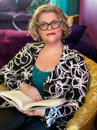 Author Chloe Archer